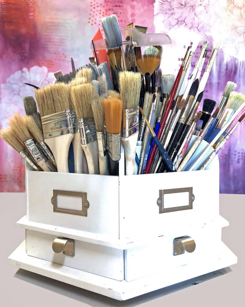 How To Store and Organize Art Supplies: Paintbrushes, Pens, Pencils, & Markers | www.dianadellos.com - gain several new ideas for organizing art supplies in this 6-part series