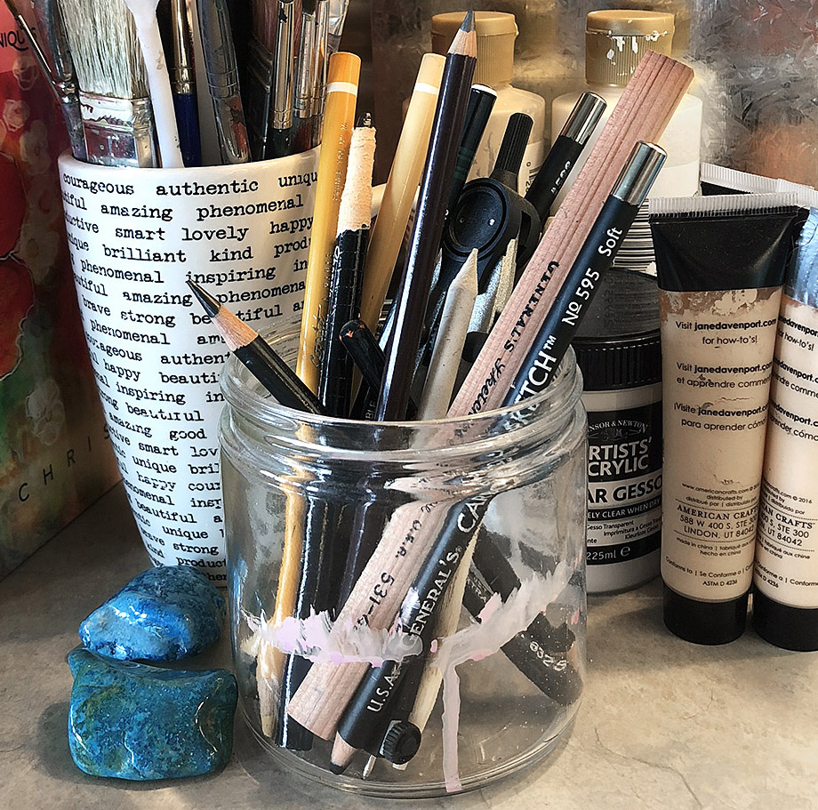 How To Store and Organize Art Supplies: Paintbrushes, Pens, Pencils, & Markers | www.dianadellos.com - gain several new ideas for organizing art supplies in this 6-part series